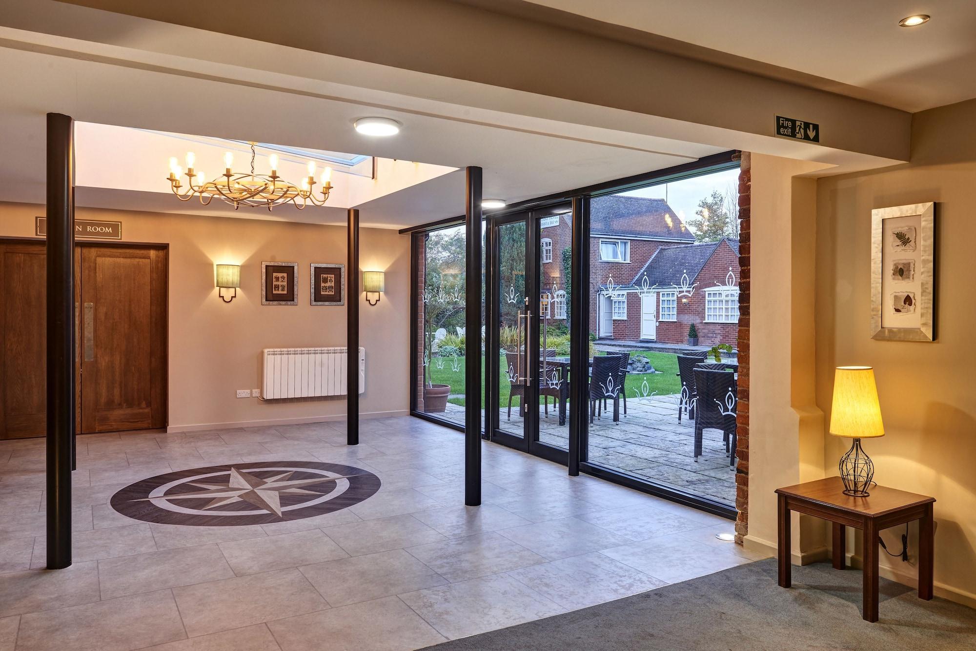 Kings Court Hotel 알세스터 외부 사진